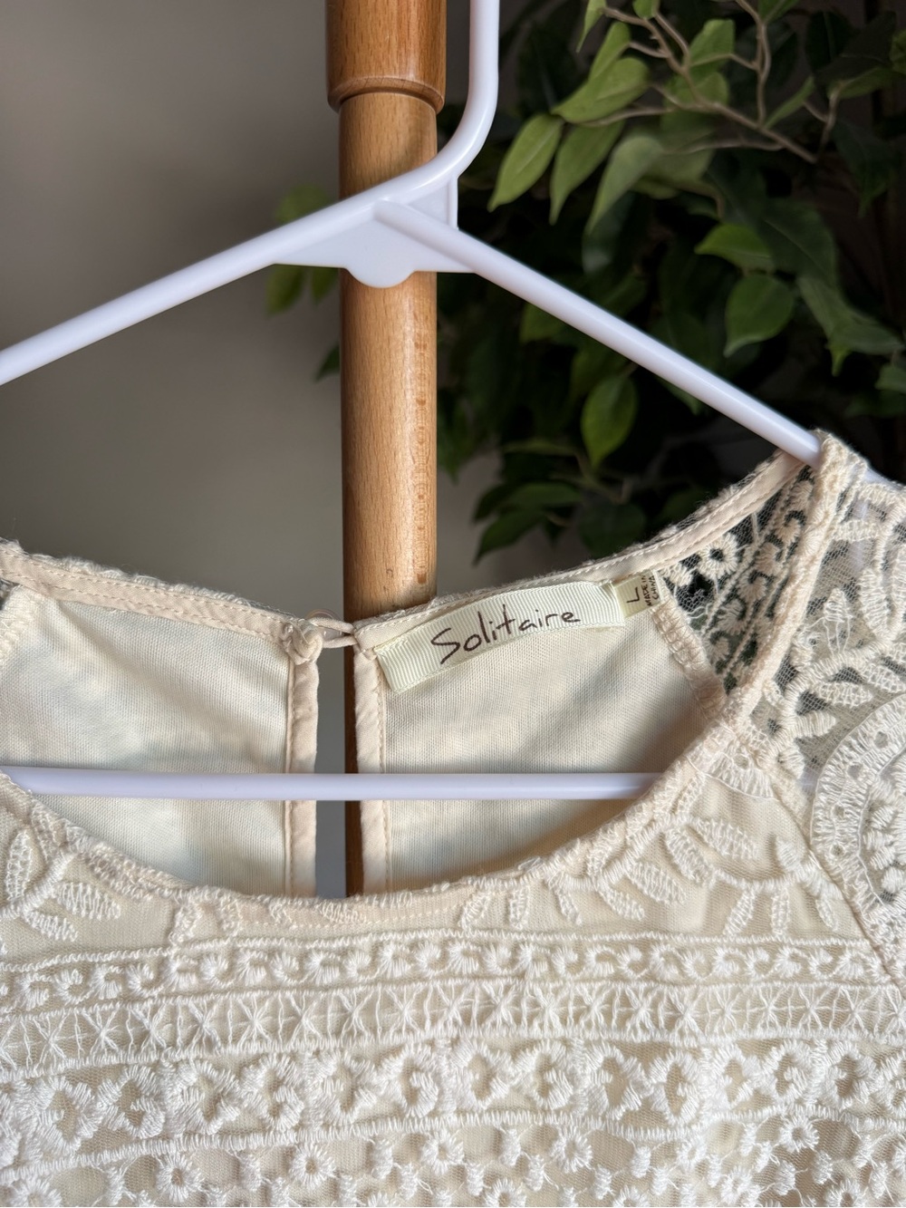 Solitaire Ivory Embroidered Lace Short Sleeve Blouse Women’s Large - Picture 4 of 6